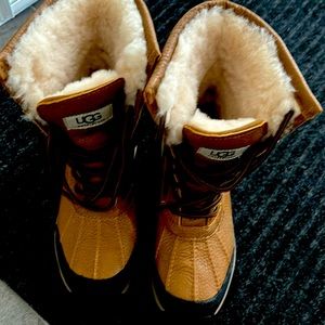 Ugg boots size 5